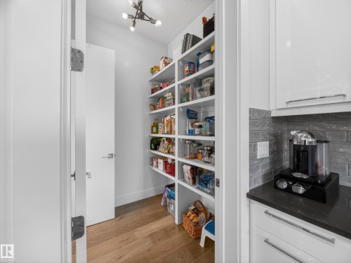 1121 Wahl Place, Edmonton, AB - Indoor