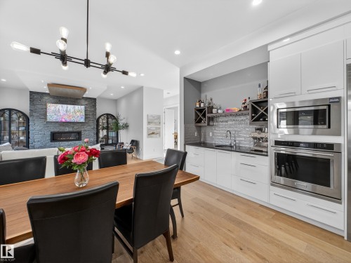 1121 Wahl Place, Edmonton, AB - Indoor Photo Showing Other Room