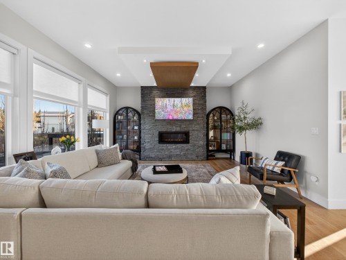 1121 Wahl Place, Edmonton, AB - Indoor Photo Showing Living Room With Fireplace