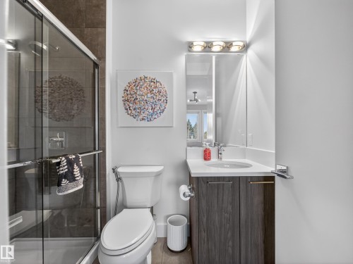 1121 Wahl Place, Edmonton, AB - Indoor Photo Showing Bathroom