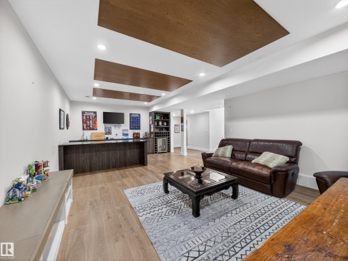 1121 Wahl Place, Edmonton, AB - Indoor Photo Showing Living Room