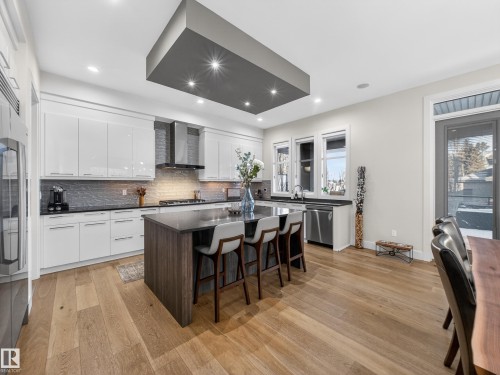 1121 Wahl Place, Edmonton, AB - Indoor Photo Showing Kitchen With Upgraded Kitchen