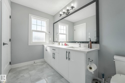 6512 175 Avenue, Edmonton, AB - Indoor Photo Showing Bathroom