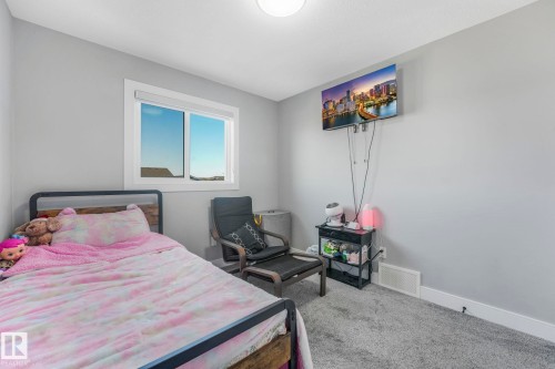 6512 175 Avenue, Edmonton, AB - Indoor Photo Showing Bedroom