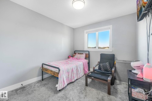 6512 175 Avenue, Edmonton, AB - Indoor Photo Showing Bedroom