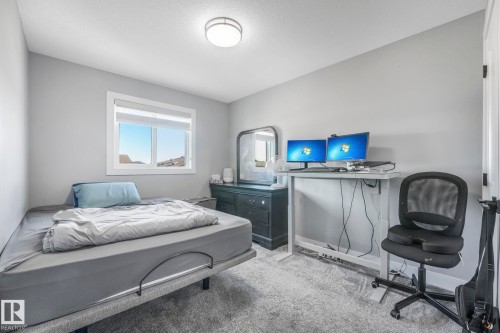 6512 175 Avenue, Edmonton, AB - Indoor Photo Showing Bedroom