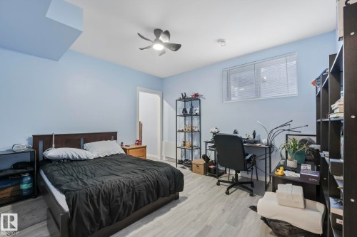 6512 175 Avenue, Edmonton, AB - Indoor Photo Showing Bedroom