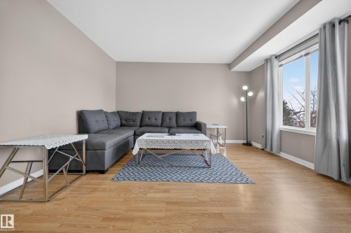 80 2505 42 Street, Edmonton, AB - Indoor Photo Showing Living Room