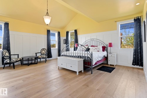 53341 Hwy 21, Rural Strathcona County, AB - Indoor Photo Showing Bedroom
