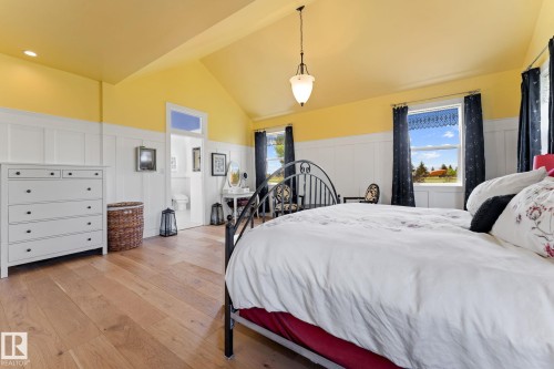 53341 Hwy 21, Rural Strathcona County, AB - Indoor Photo Showing Bedroom