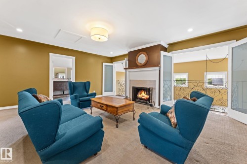 53341 Hwy 21, Rural Strathcona County, AB - Indoor Photo Showing Living Room With Fireplace