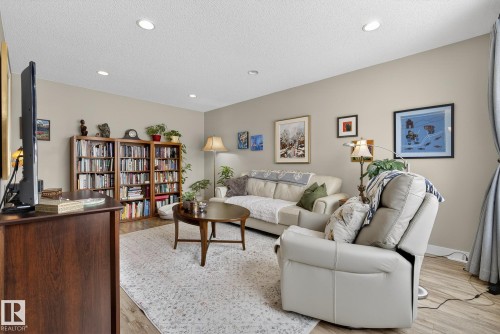 79 Grandview Ridge, St. Albert, AB - Indoor Photo Showing Living Room