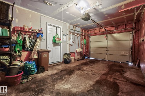 79 Grandview Ridge, St. Albert, AB - Indoor Photo Showing Garage