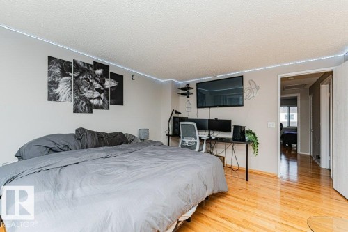 14678 54 Street, Edmonton, AB - Indoor Photo Showing Bedroom