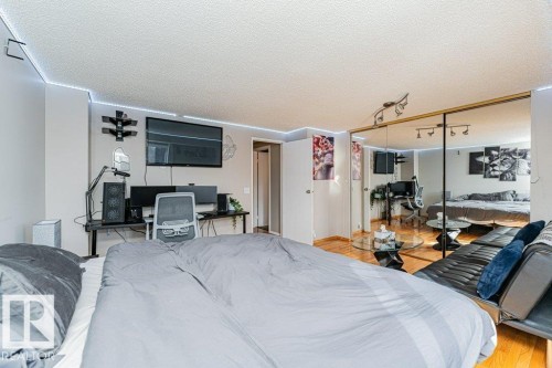 14678 54 Street, Edmonton, AB - Indoor Photo Showing Bedroom