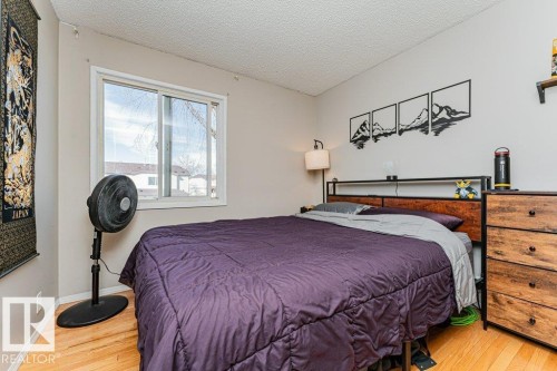 14678 54 Street, Edmonton, AB - Indoor Photo Showing Bedroom