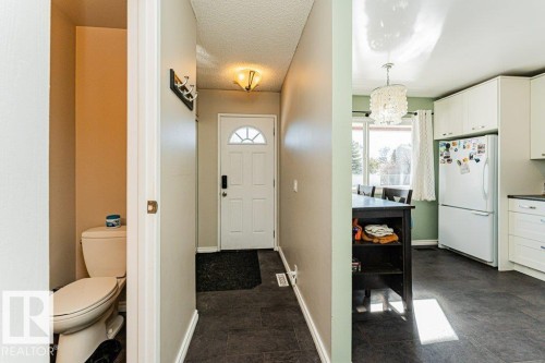 14678 54 Street, Edmonton, AB - Indoor