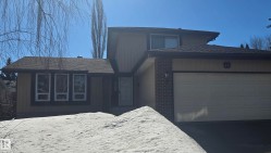 11 WOODLAKE ROAD  Sherwood Park, AB T8A 4B3