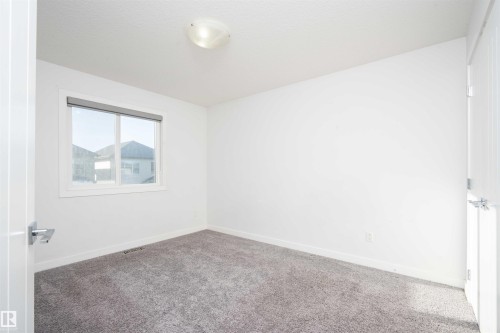 2021 15 Avenue, Edmonton, AB - Indoor Photo Showing Other Room