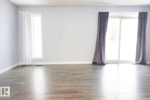 2 10205 158 Avenue, Edmonton, AB - Indoor Photo Showing Other Room