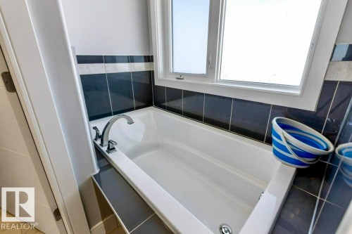 4452 6 Street, Edmonton, AB - Indoor Photo Showing Bathroom