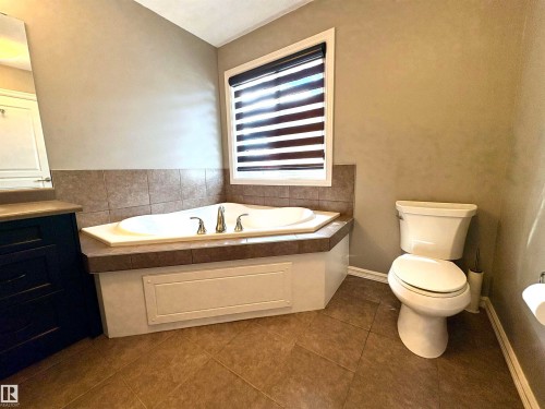 21340 51 Avenue, Edmonton, AB - Indoor Photo Showing Bathroom