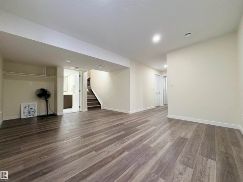 21340 51 Avenue, Edmonton, AB - Indoor Photo Showing Other Room