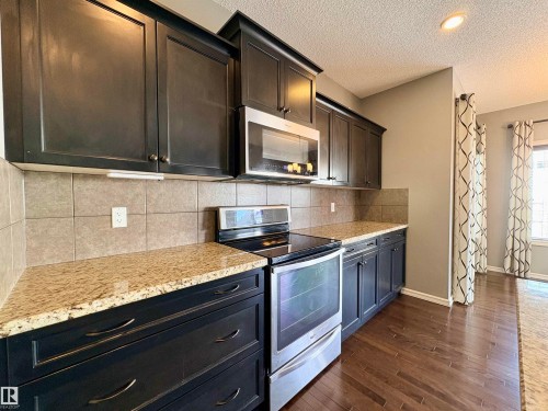 21340 51 Avenue, Edmonton, AB - Indoor Photo Showing Kitchen