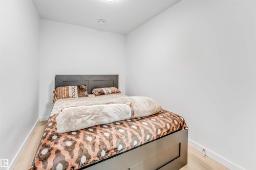 1217 Watt Drive, Edmonton, AB - Indoor Photo Showing Bedroom