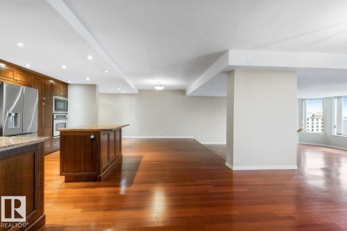 1503-11503 100 Avenue, Edmonton, AB - Indoor