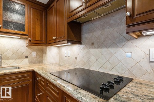 1503-11503 100 Avenue, Edmonton, AB - Indoor Photo Showing Kitchen