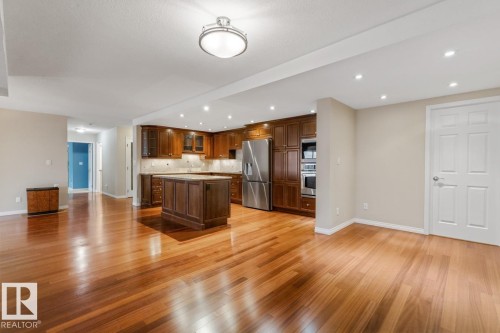 1503-11503 100 Avenue, Edmonton, AB - Indoor Photo Showing Kitchen