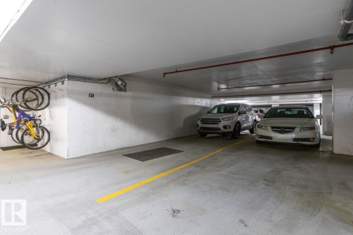 1503-11503 100 Avenue, Edmonton, AB - Indoor Photo Showing Garage