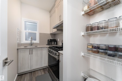 2120 Muckleplum Crescent, Edmonton, AB - Indoor Photo Showing Kitchen