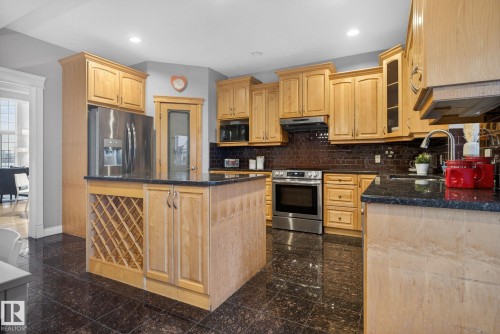 13608 160 Avenue, Edmonton, AB - Indoor Photo Showing Kitchen