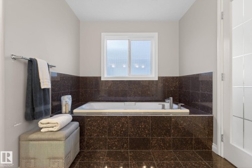 13608 160 Avenue, Edmonton, AB - Indoor Photo Showing Bathroom