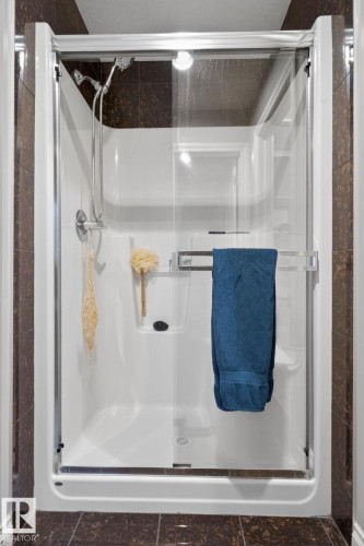 13608 160 Avenue, Edmonton, AB - Indoor Photo Showing Bathroom