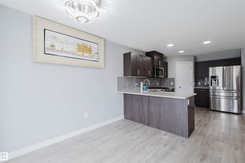 1747 27 Street Nw, Edmonton, AB - Indoor Photo Showing Kitchen