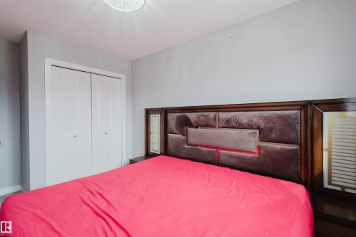 1747 27 Street Nw, Edmonton, AB - Indoor Photo Showing Bedroom