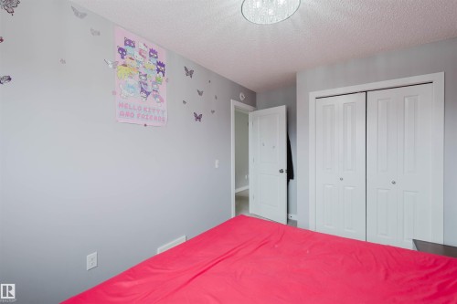 1747 27 Street Nw, Edmonton, AB - Indoor Photo Showing Bedroom
