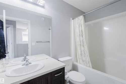 1747 27 Street Nw, Edmonton, AB - Indoor Photo Showing Bathroom
