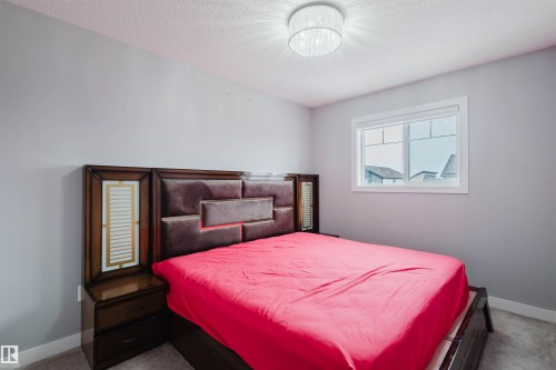 1747 27 Street Nw, Edmonton, AB - Indoor Photo Showing Bedroom