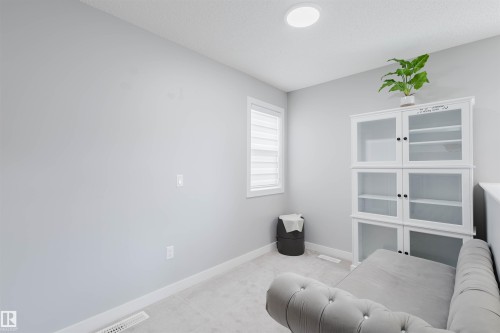 1747 27 Street Nw, Edmonton, AB - Indoor