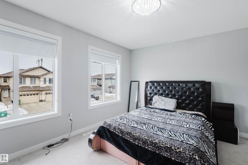 1747 27 Street Nw, Edmonton, AB - Indoor Photo Showing Bedroom