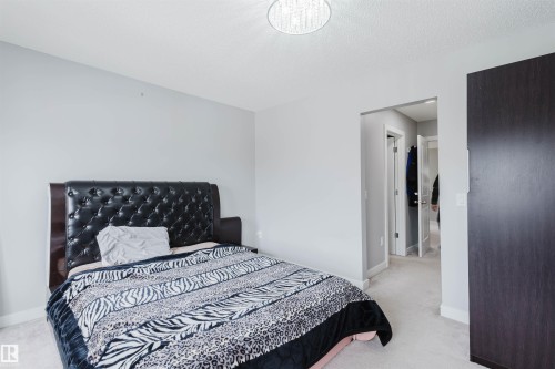 1747 27 Street Nw, Edmonton, AB - Indoor Photo Showing Bedroom