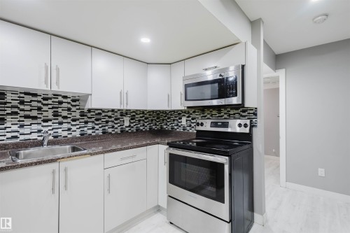 1747 27 Street Nw, Edmonton, AB - Indoor Photo Showing Kitchen