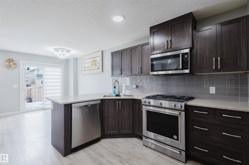 1747 27 Street Nw, Edmonton, AB - Indoor Photo Showing Kitchen With Upgraded Kitchen