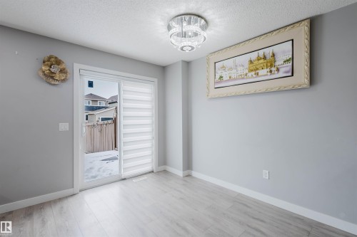 1747 27 Street Nw, Edmonton, AB - Indoor Photo Showing Other Room