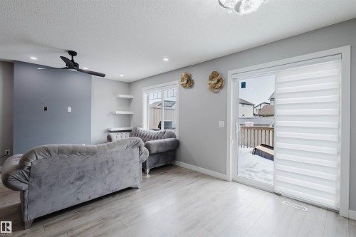 1747 27 Street Nw, Edmonton, AB - Indoor Photo Showing Other Room