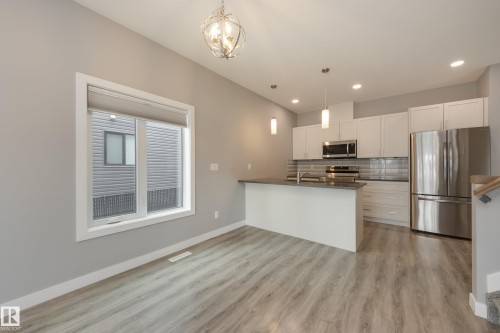 2 12014 92 Street, Edmonton, AB - Indoor Photo Showing Kitchen With Upgraded Kitchen